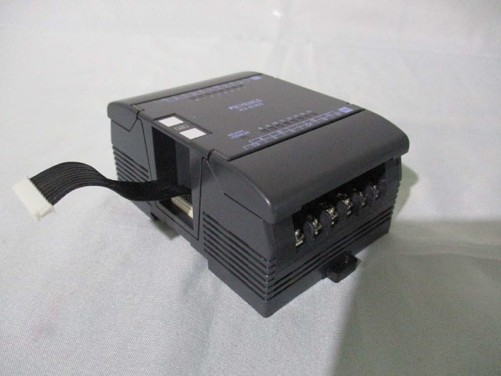 KEYENCE KV-E16X PLC with Built-in Display Function USED