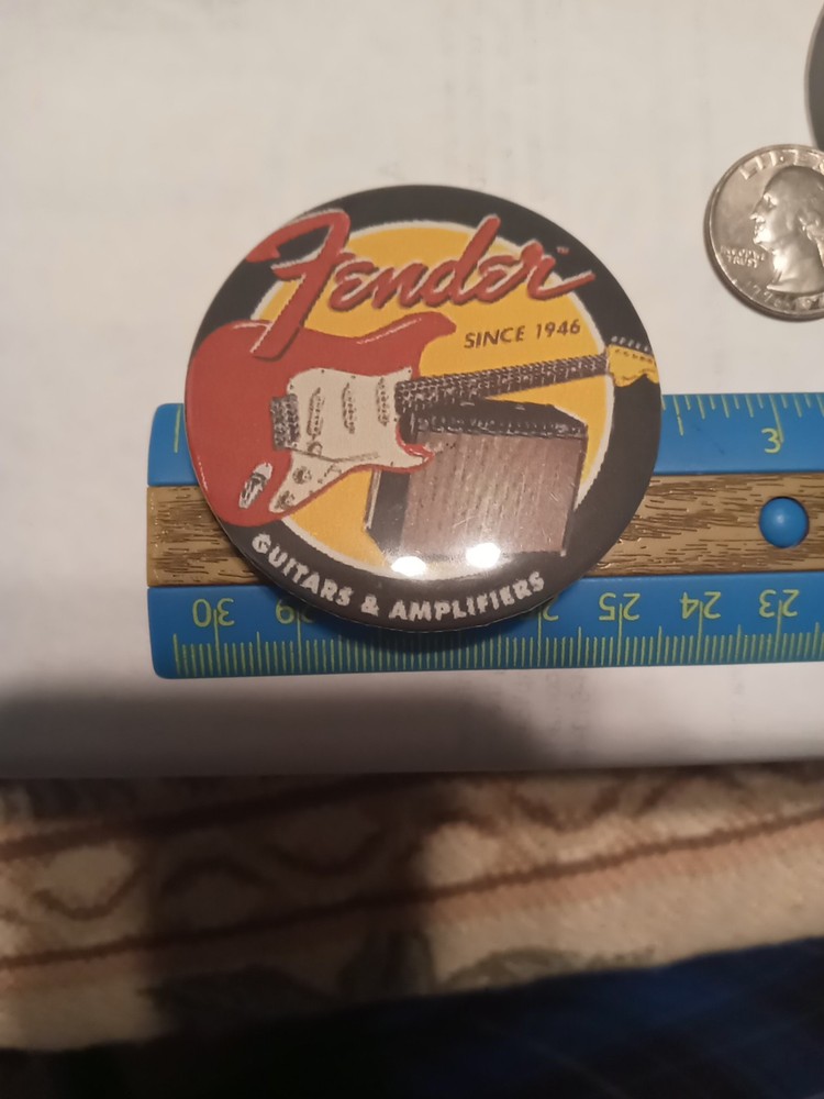 FENDER GUITAR/AMP PINBACK BUTTON