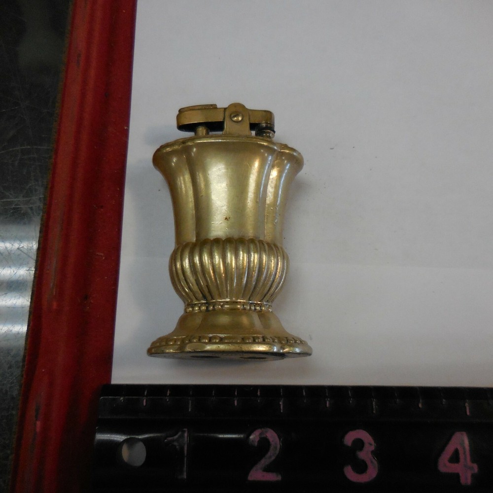 3" VINTAGE SILVERPLATE ART DECO RONSON MAYFAIR TABLE LIGHTER #1