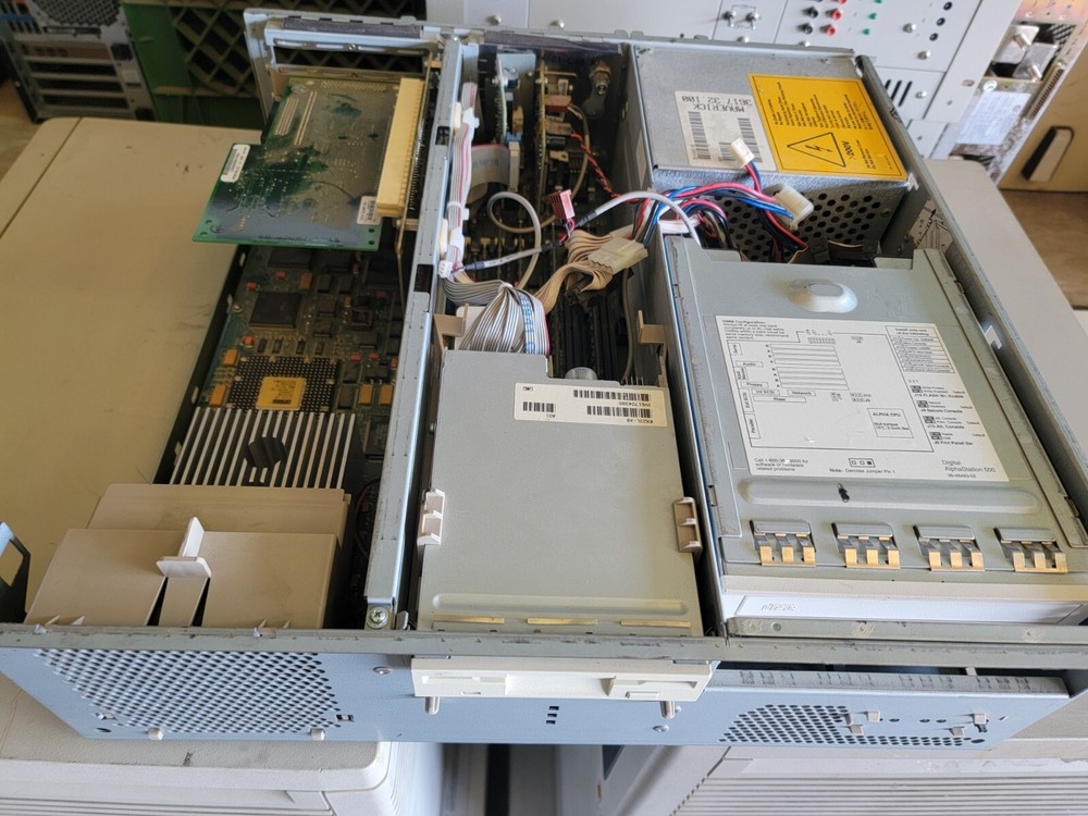 DEC Digital Alphastation 500 PB540-A9 - Missing Cover, See Pics