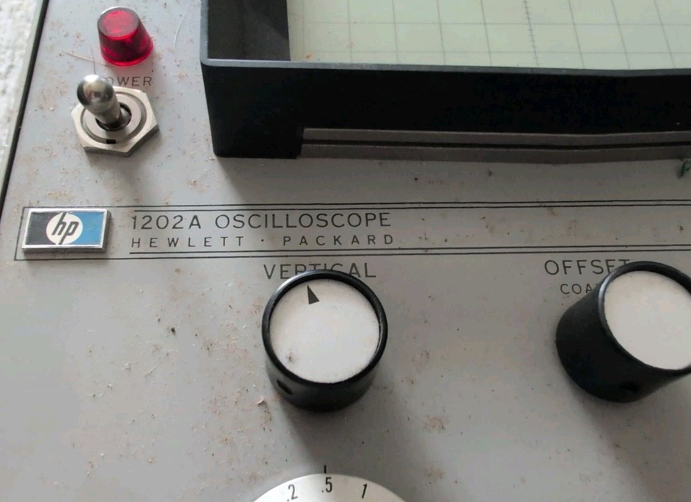 HP Hewlett Packard 1202A OSCILLOSCOPE (powers on *BUT READ DESCRIPTION*) #ENGR