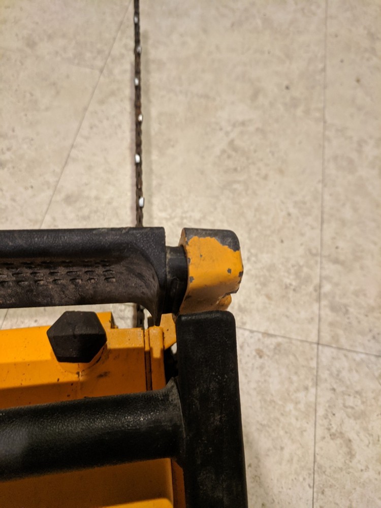Montgomery Ward 3.7 Chainsaw 24084A