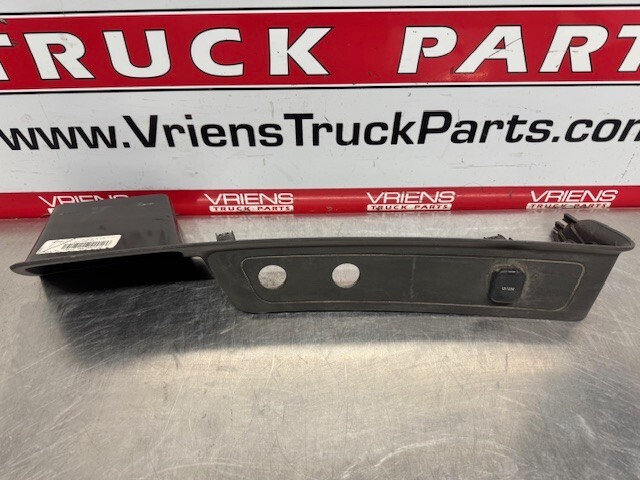 KENWORTH S18-1037-12721 BEZEL-D PANEL