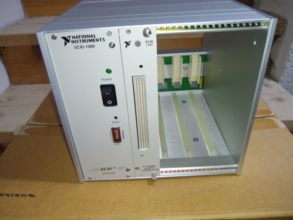 National Instruments SCXI-1000  Mainframe with SCXI-1141 Module Original Box