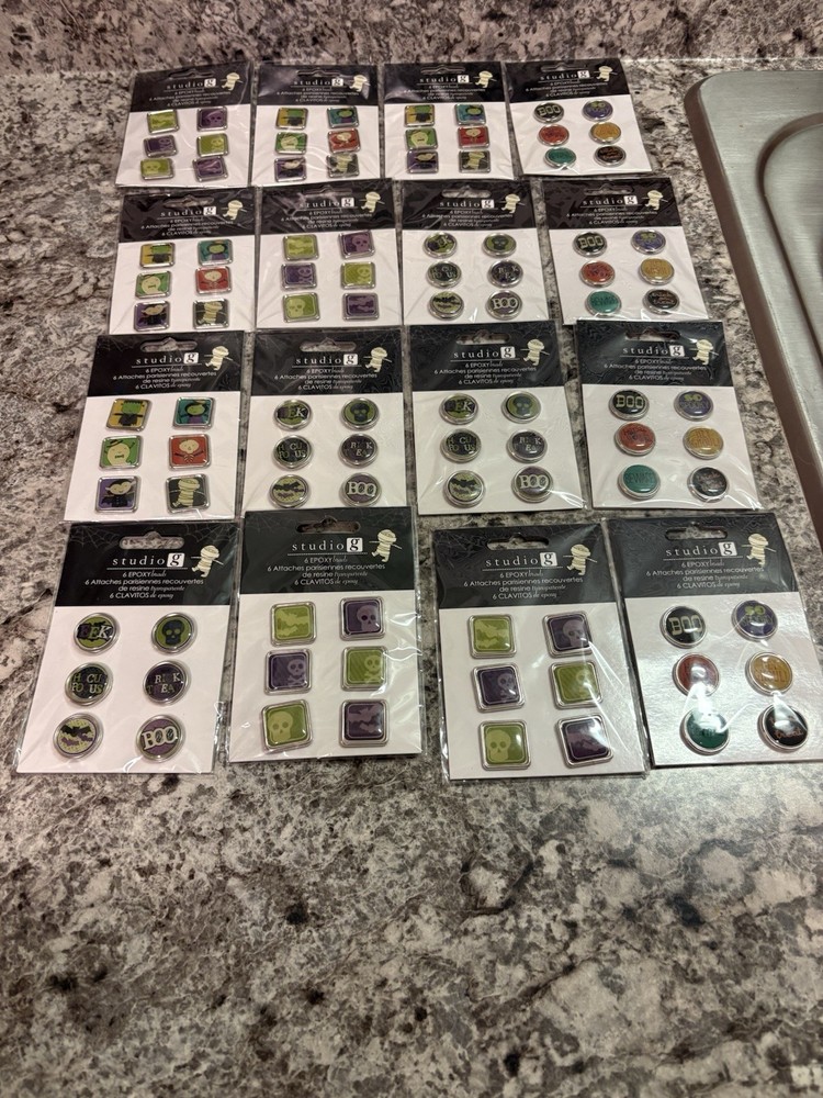 Studio G - 6 Epoxy Halloween Brads