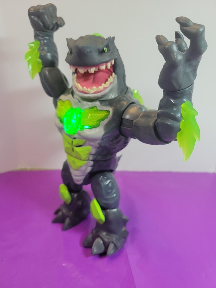 Beast Lab Mahem Megashark Lights Sounds Interactive Tested 7.5"