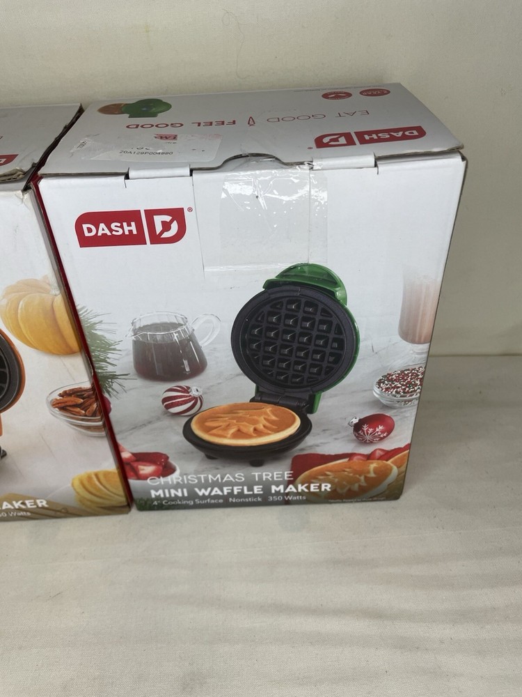 Mini Holiday Waffle Maker Tree And Pumpkin