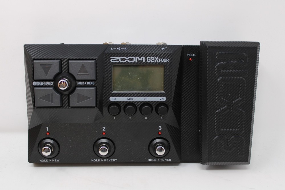 Zoom G2X Four Guitar MultiEffects Processor with Expression Pedal + Box