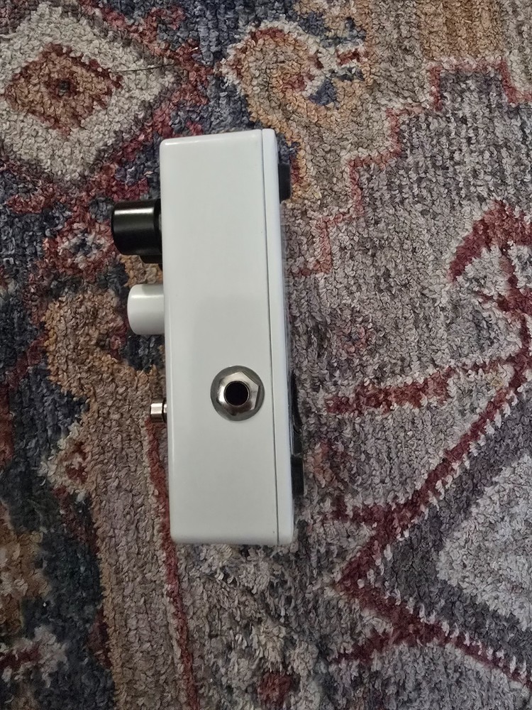 Electro-Harmonix Synth 9 Synthesizer Machine Effects Pedal