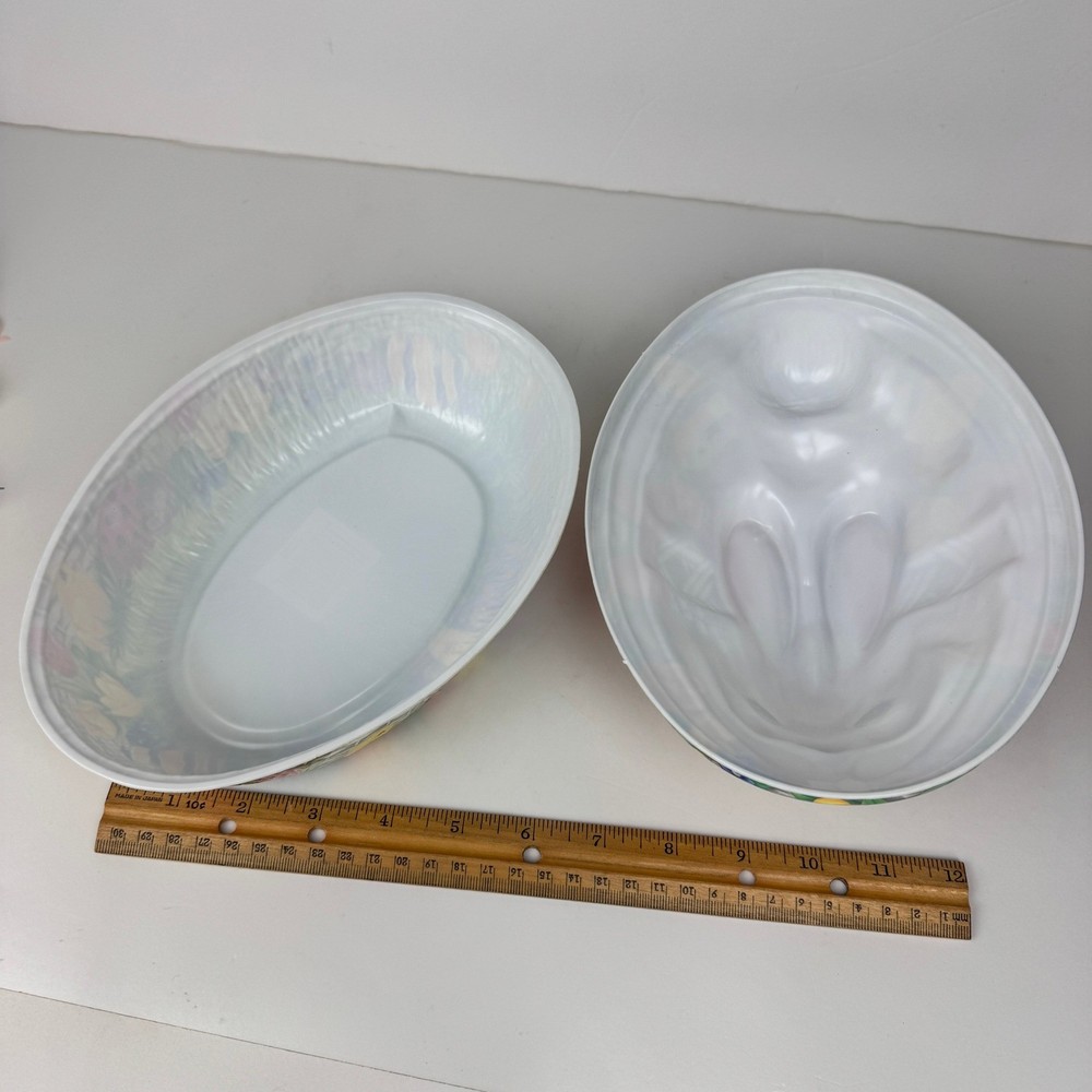 Vtg Ullman Thin Plastic 3D Bunny Rabbit Easter Lid Container White Garland READ