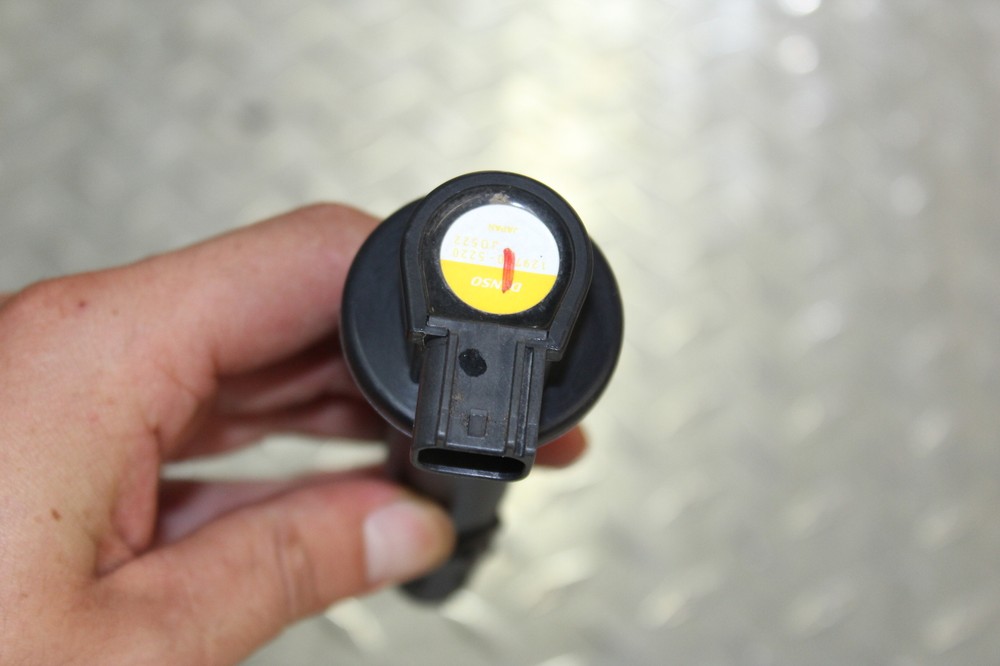 2011 TRIUMPH SPEED TRIPLE IGNITION COIL SPARK PLUG CAP
