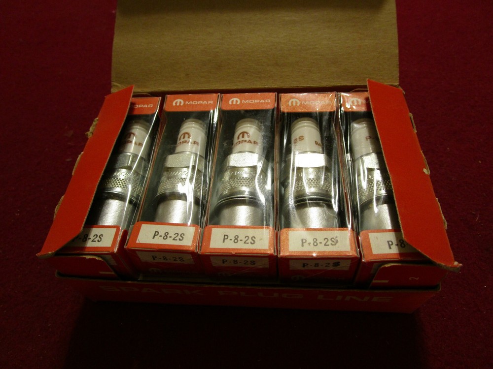 Cockshutt & IH MOPAR Spark Plugs; P-8-2S: Same As Champion D-6