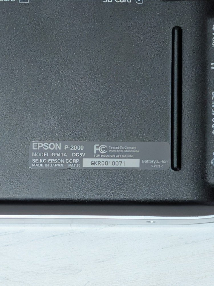 Epson P-2000 Multimedia Storage Viewer, 3.8" Display, Photo Fine - Untested
