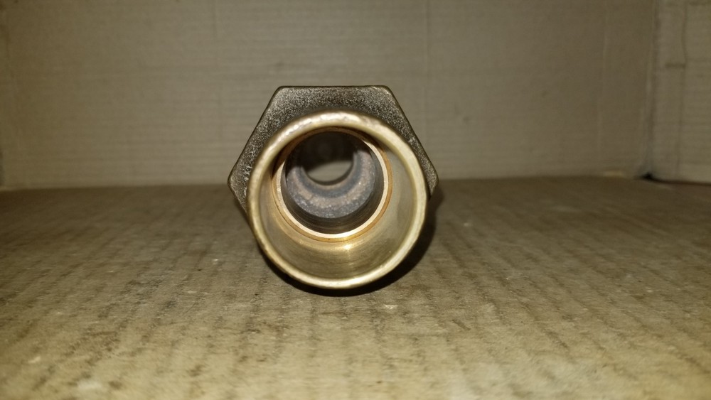 Mueller Straight Coupling with threaded Copper Flare Nut