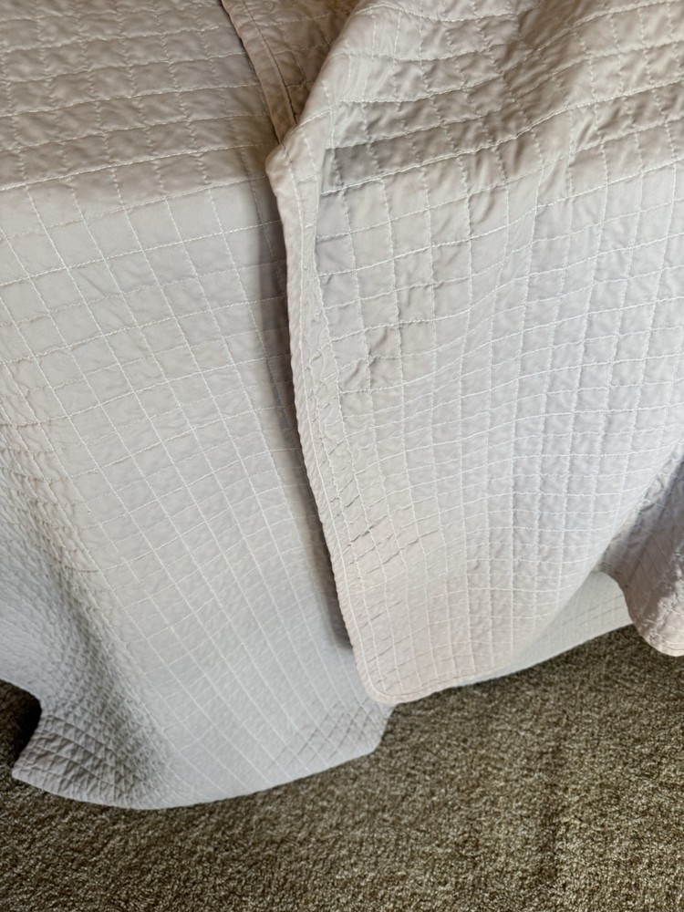 Comphy SoftSpa Quilted Blanket SPA Massage Cover Bedspread Sheet Sheets Queen
