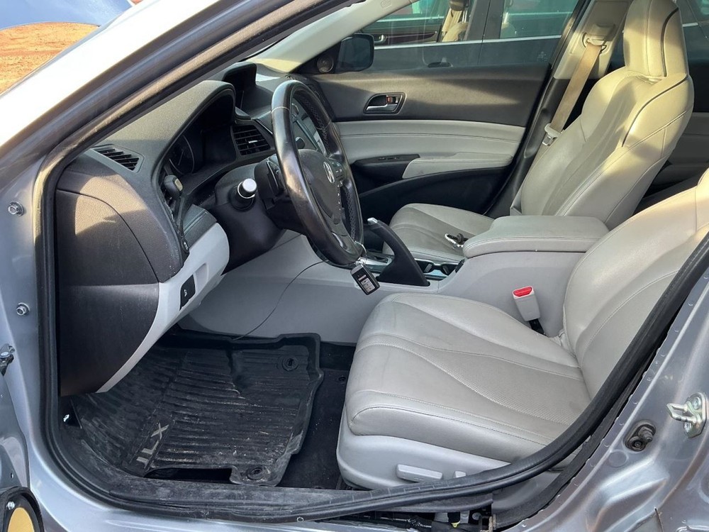 ILX 2019 Glove Box 4941275
