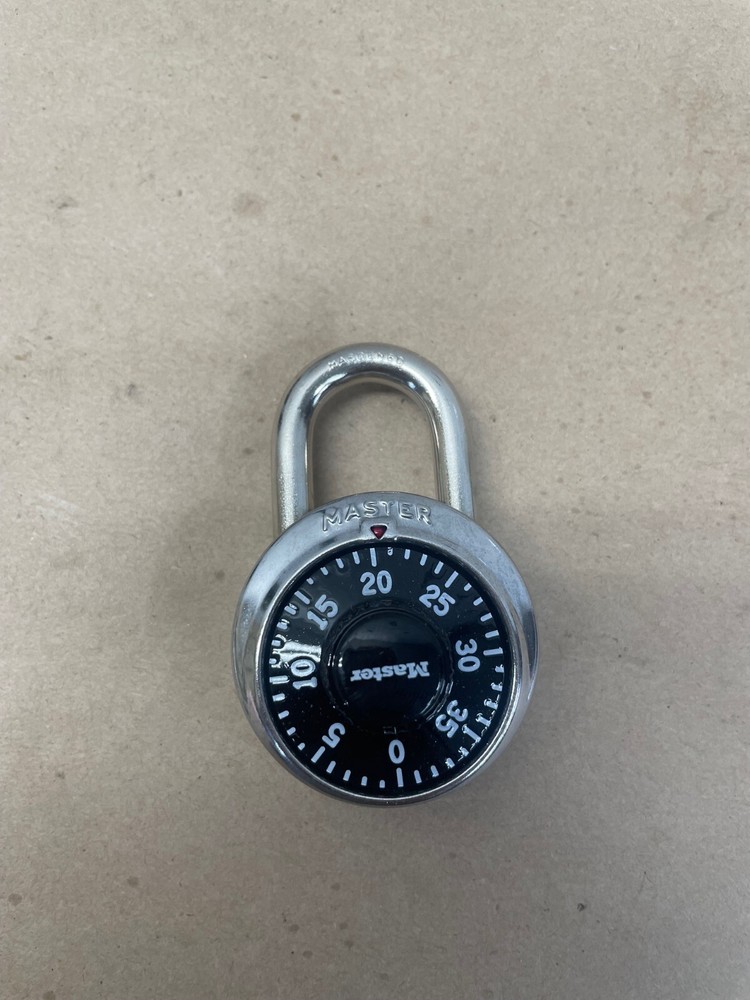 MasterLock V647 Combination Padlock - Lot of 2