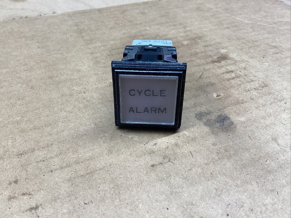 SQUARE IDEC PRIMARY MACHINE LIGHT  #808M25