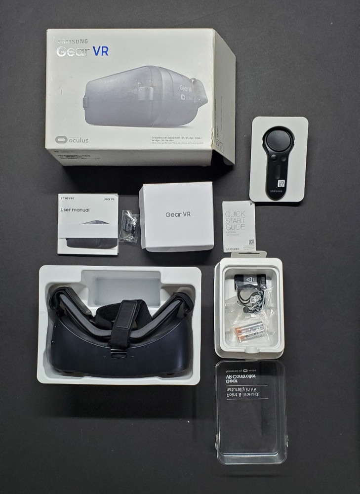 Samsung (Oculus) Gear VR and Gear VR controller