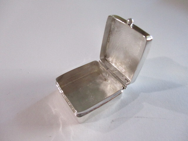 Sterling silver pill box square shape Smooth and shiny 925 silver hallmarked
