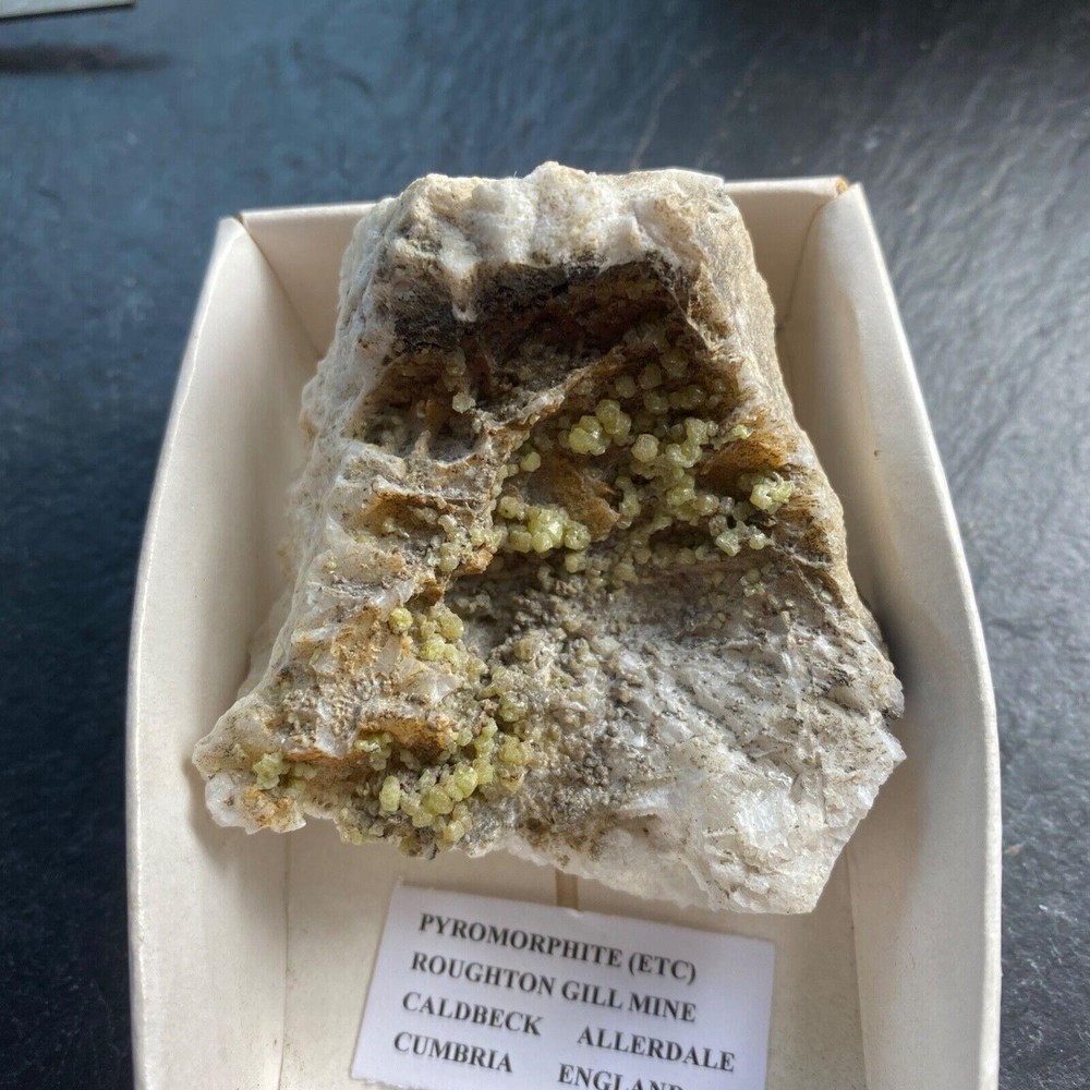 PYROMORPHITE ON SOLID QUARTZ FROM ROUGHTON GILL MINE. 66g MF1146