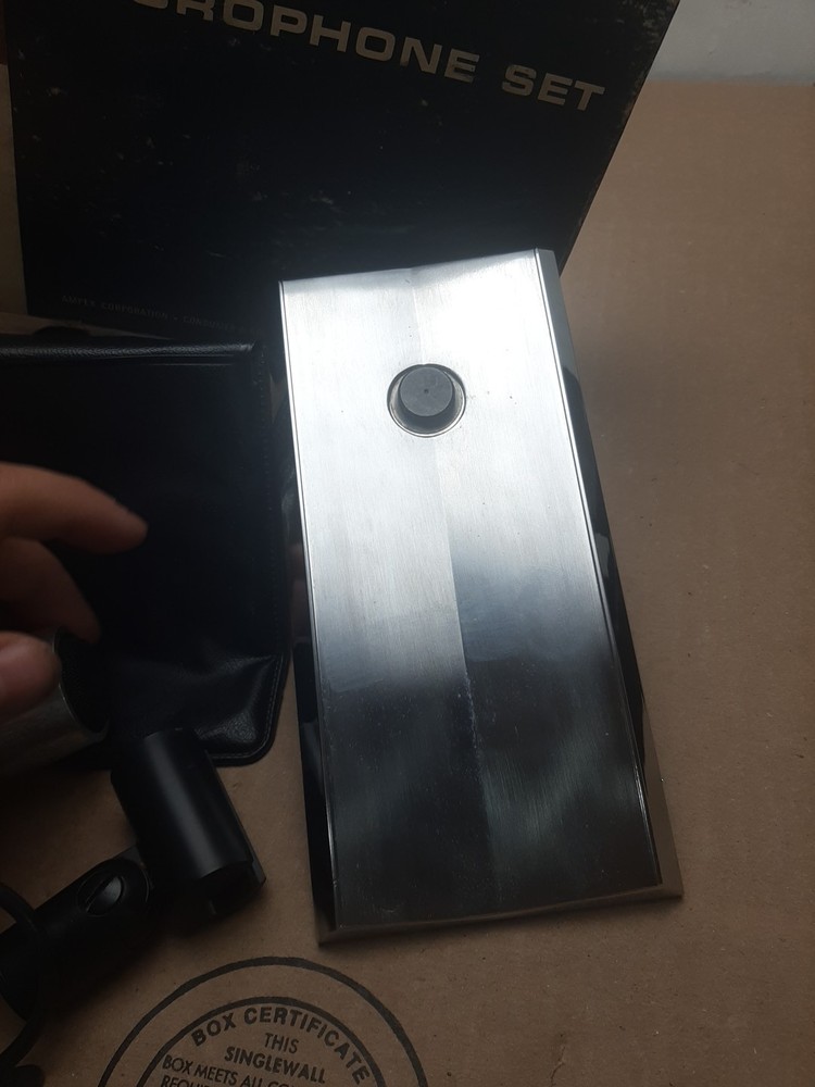 Ampex 2001 Microphone with Vinyl Case Stand Original Box Untested