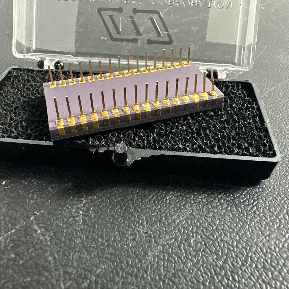 MN7130 7835 Multiplexed Sample/Hold Amplifier