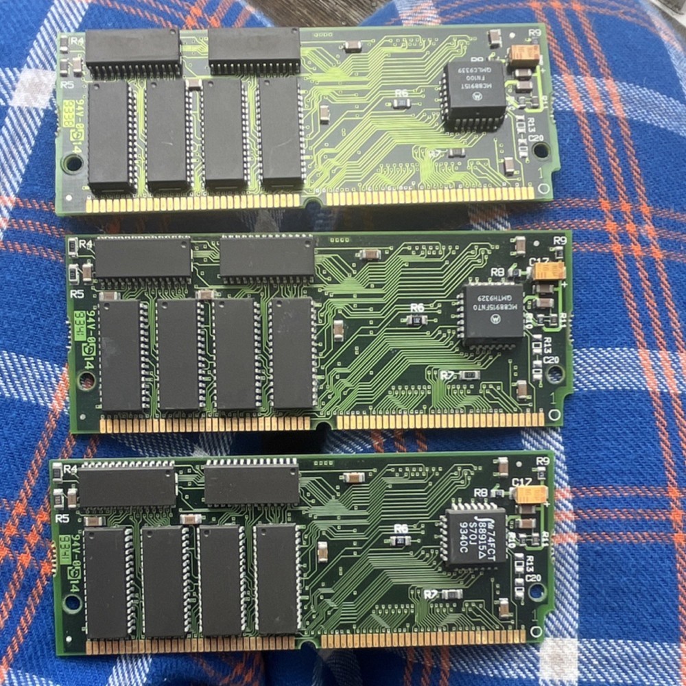 IDT Vintage 256K Write Back Cache Memory Modules 7MP6150 Classic Computer Part