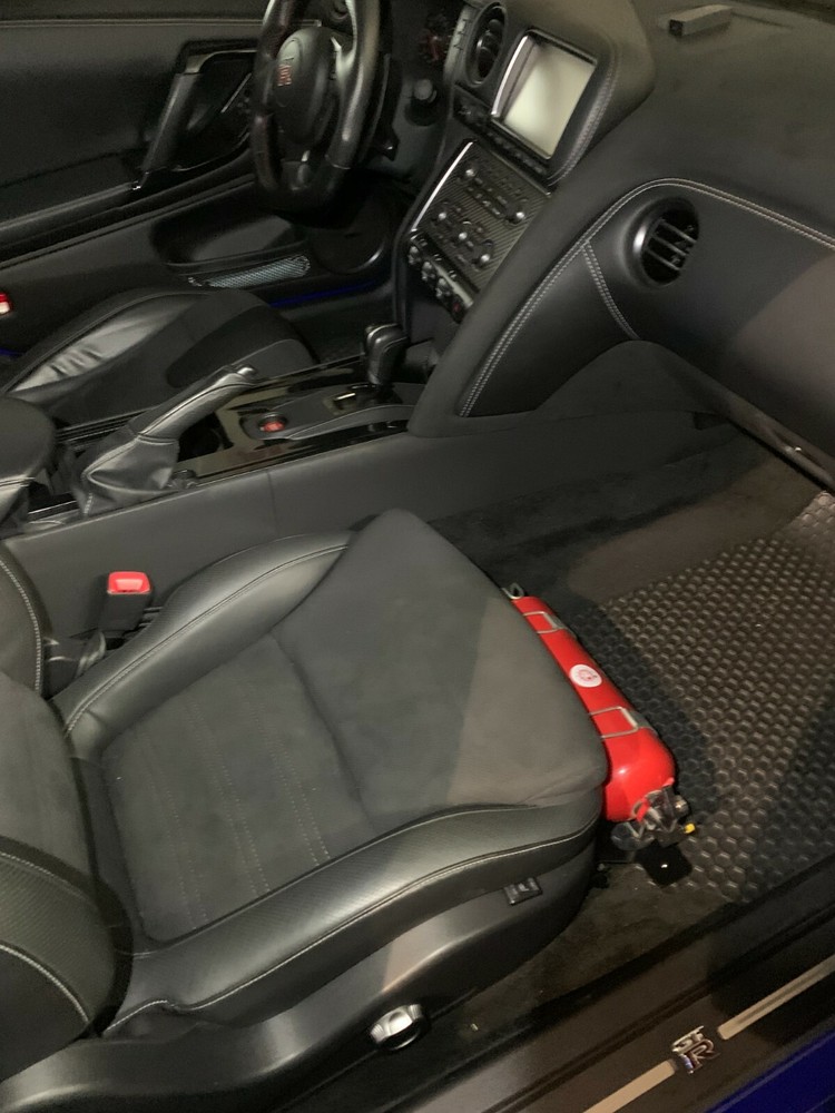 Fire extinguisher bracket for Nissan GT-R R35