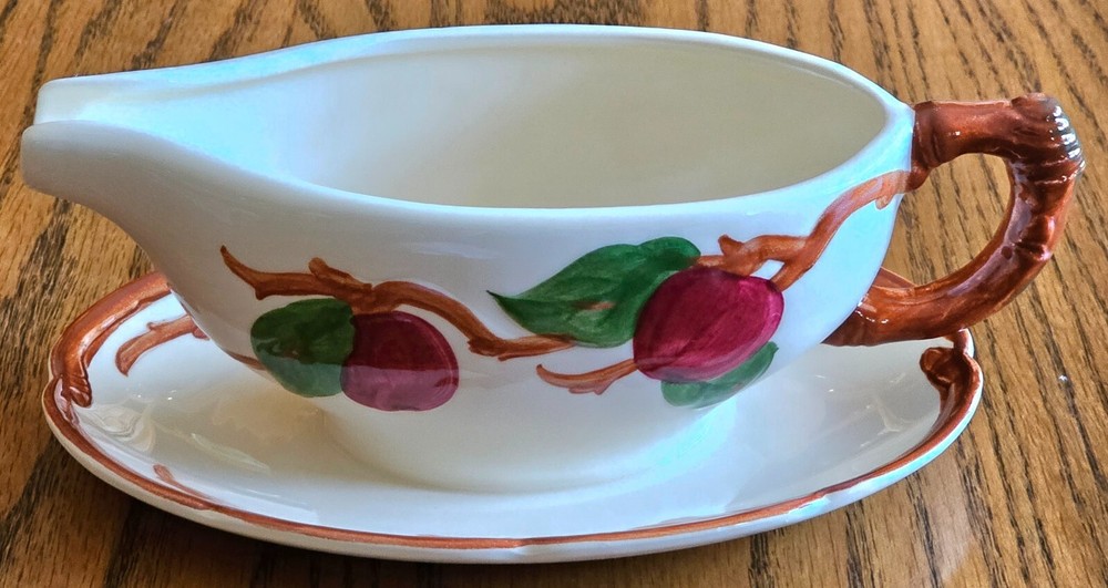 FRANCISCAN APPLE USA - 42 Pieces