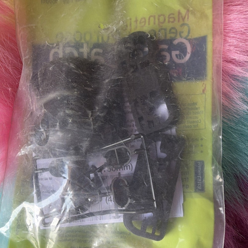 D&D Technologies MagnaLatch Side Pull Magnetic Gate Latch Black Polymer Steel