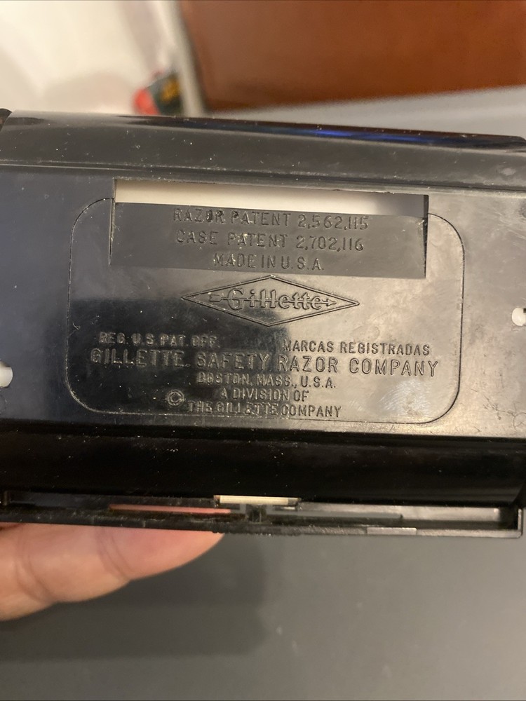 VINTAGE GILLETTE ADJUSTABLE RAZOR WITH CASE