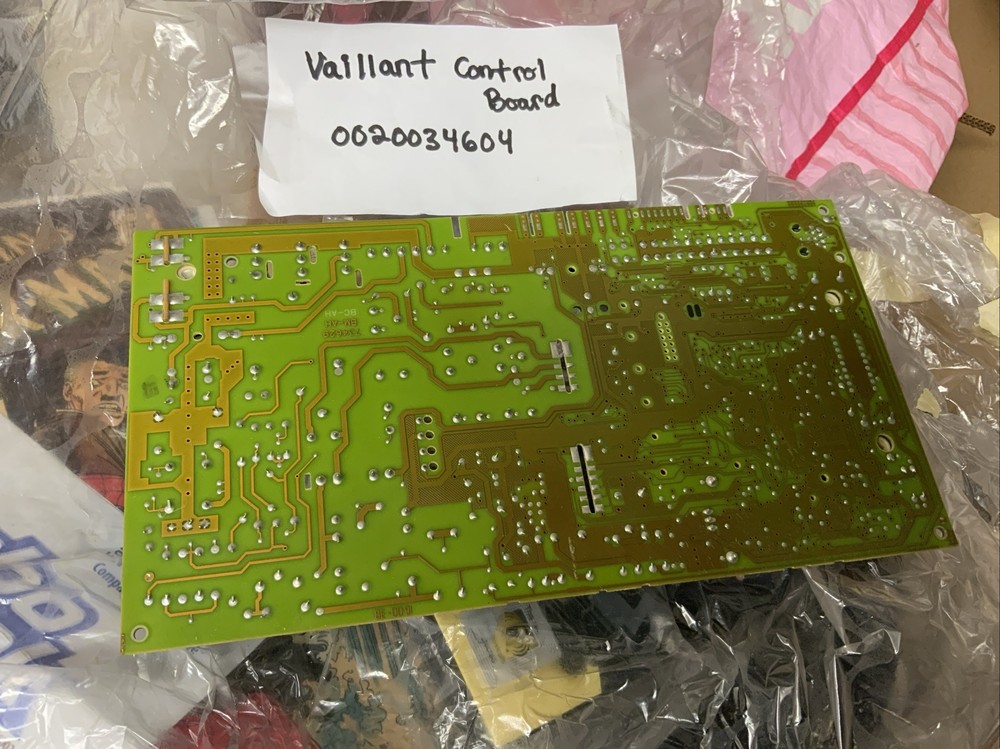 Vaillant TURBOmax THERMOcompact AQUAplus 824 828 PCB 0020034604 130806 130805