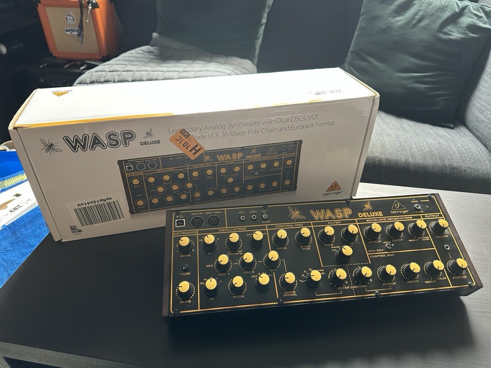 Behringer Wasp Deluxe