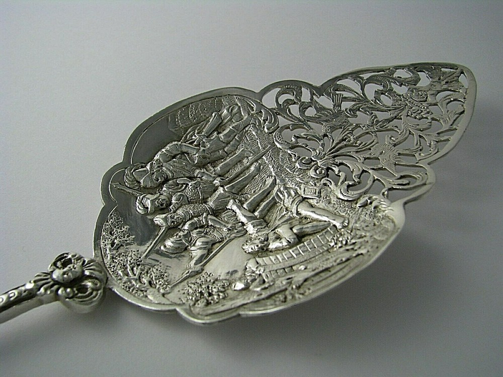 HANAU GERMANY 800 SILVER PIE SERVER PASTRY SERVING STRAINER by Jean Schlingloff
