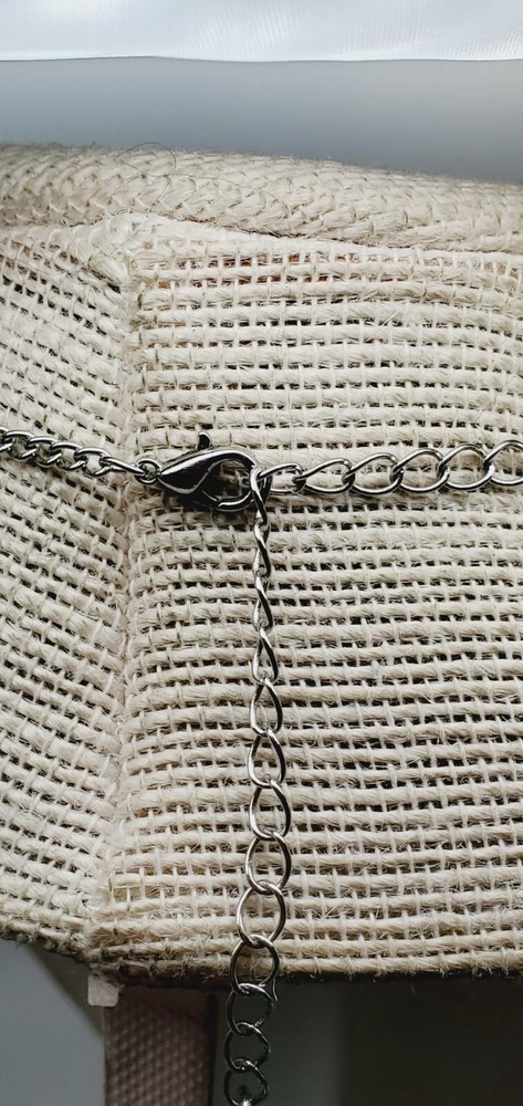 Vtg-Style SilverTone 1.42 Rectangular Pendant Geometric Design 16" chainte te01