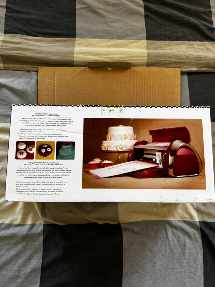 Cricket Cake Machine W/ Box