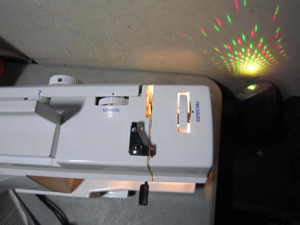 Working White Style Pro 1126 Sewing Machine FREESHIP