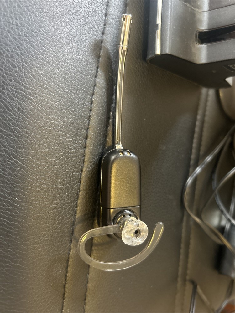 Plantronics Headset Multi Device Wireless System Savi 745 Untested Turns On