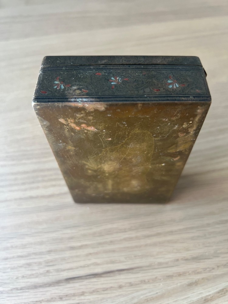 BEAUTIFUL ANTIQUE BRASS ENGRAVED CIGARETTE BOX