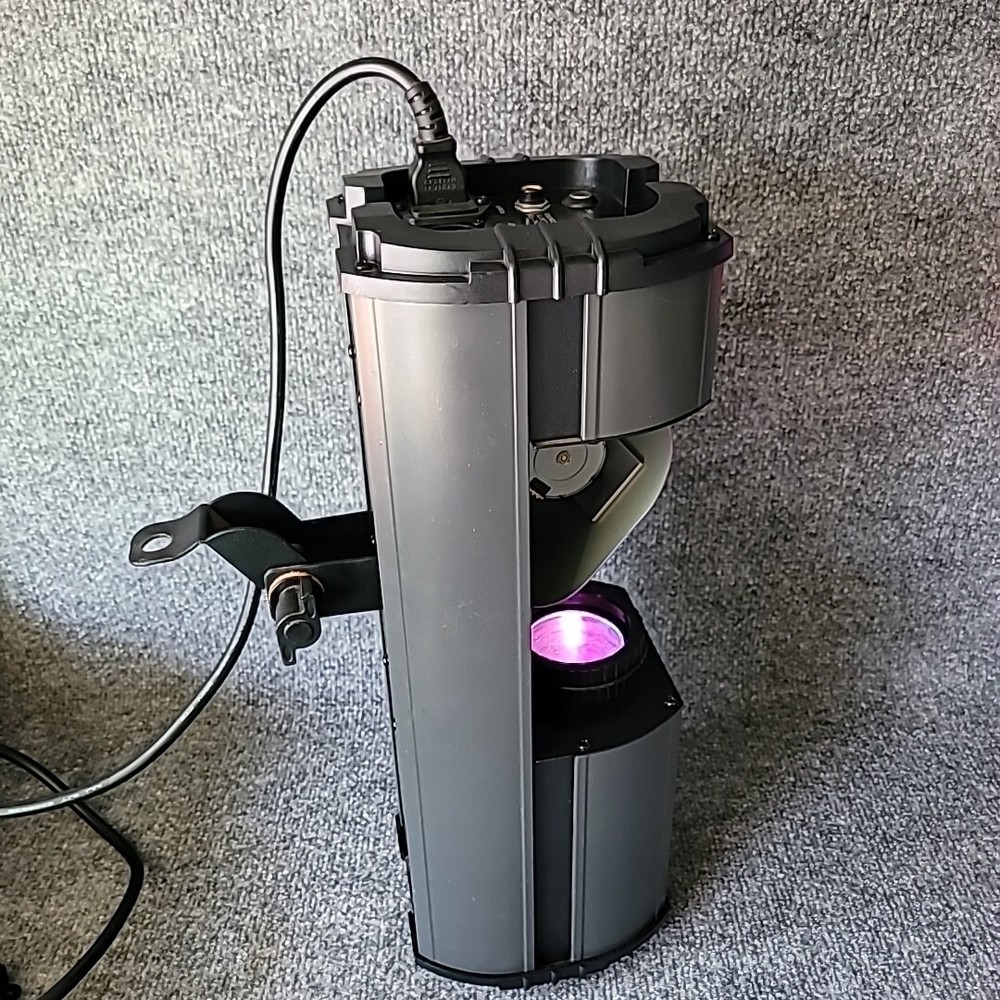 Discontinued American Dj REVO SCAN LED