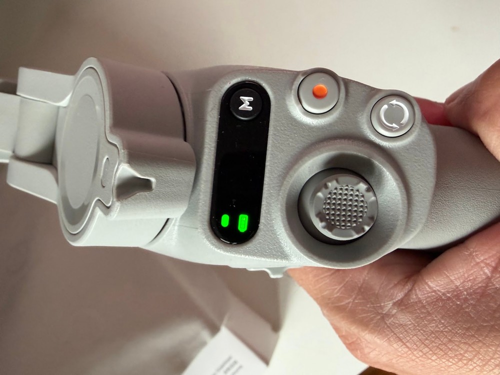 DJI Osmo Mobile SE Smartphone Gimbal Stabilizer