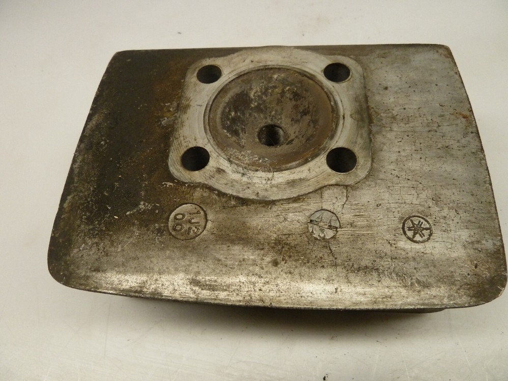 Yamaha RD200 IR Cylinder Head 1J2 1976