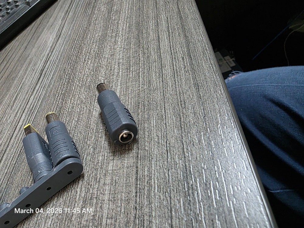 DC power‑adapter tips
