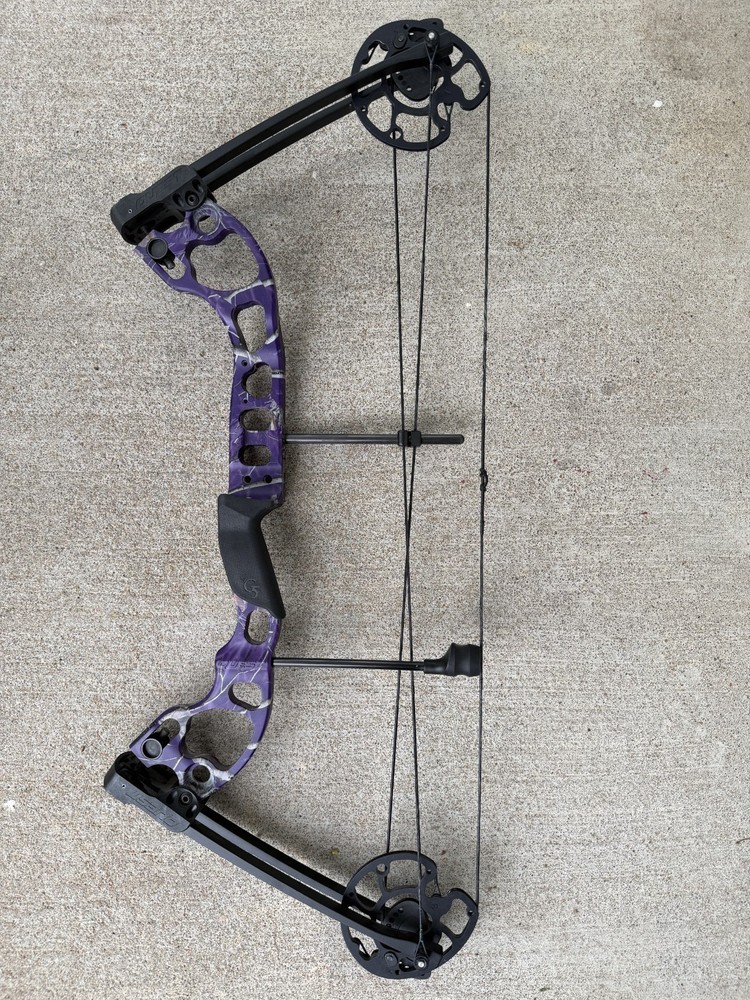 G5 Quest Radical youth compound bow (barely used)