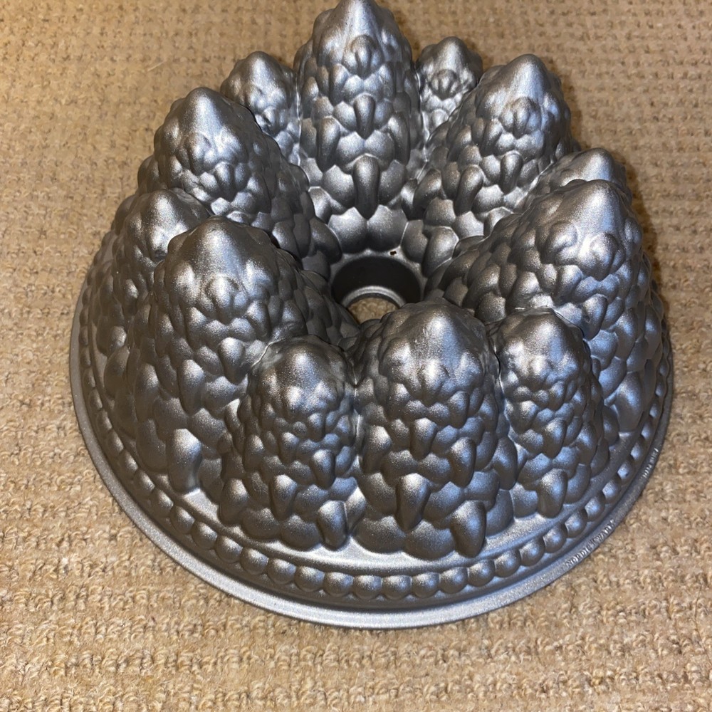 Williams Sonoma - Nordic Ware - Silver 9 Cup Pine Forest Bundt® Pan