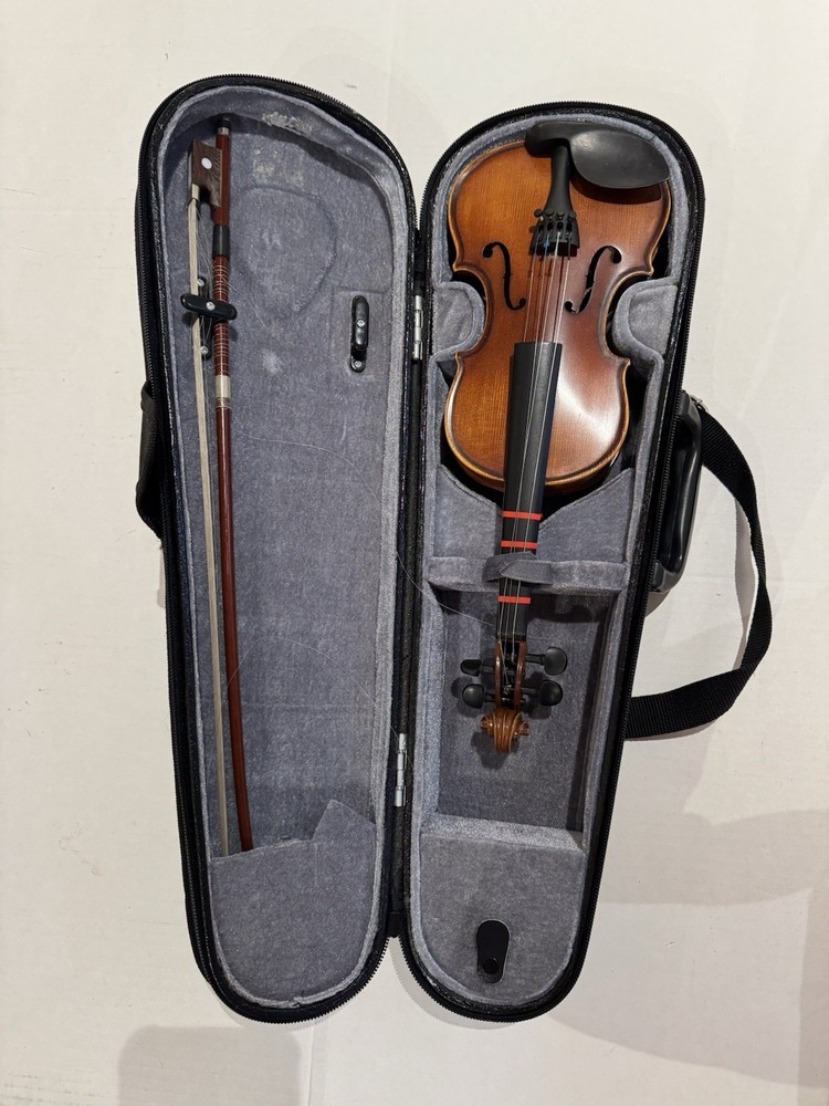 4-Strings 1/8 Violin w/ Backpack Case and Bow.