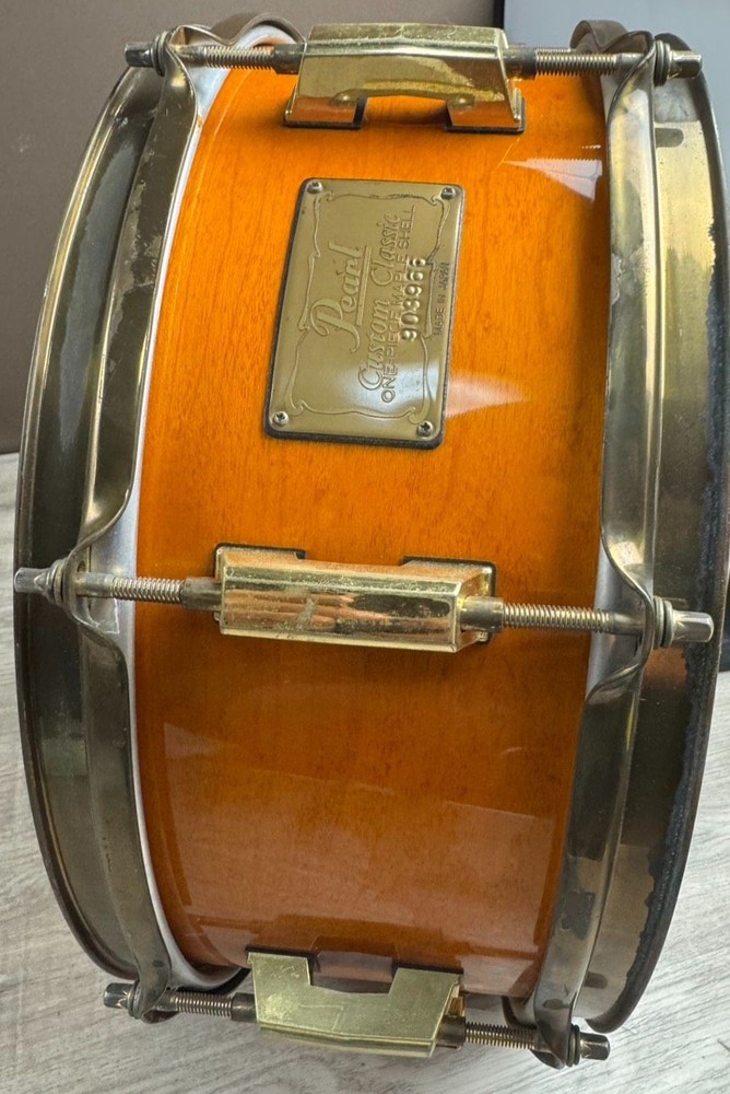 Pearl Custom Classic One Piece Maple Shell Snare Drum