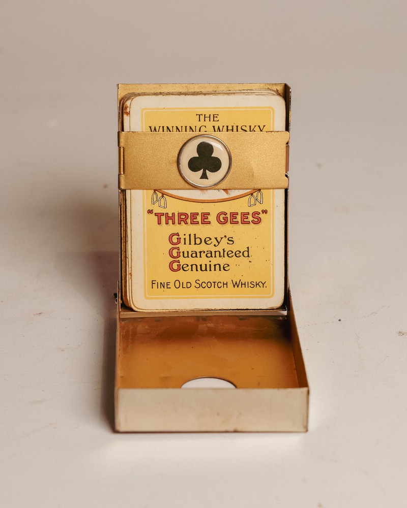 Gilbey's Whisky Playing Cards [w913]