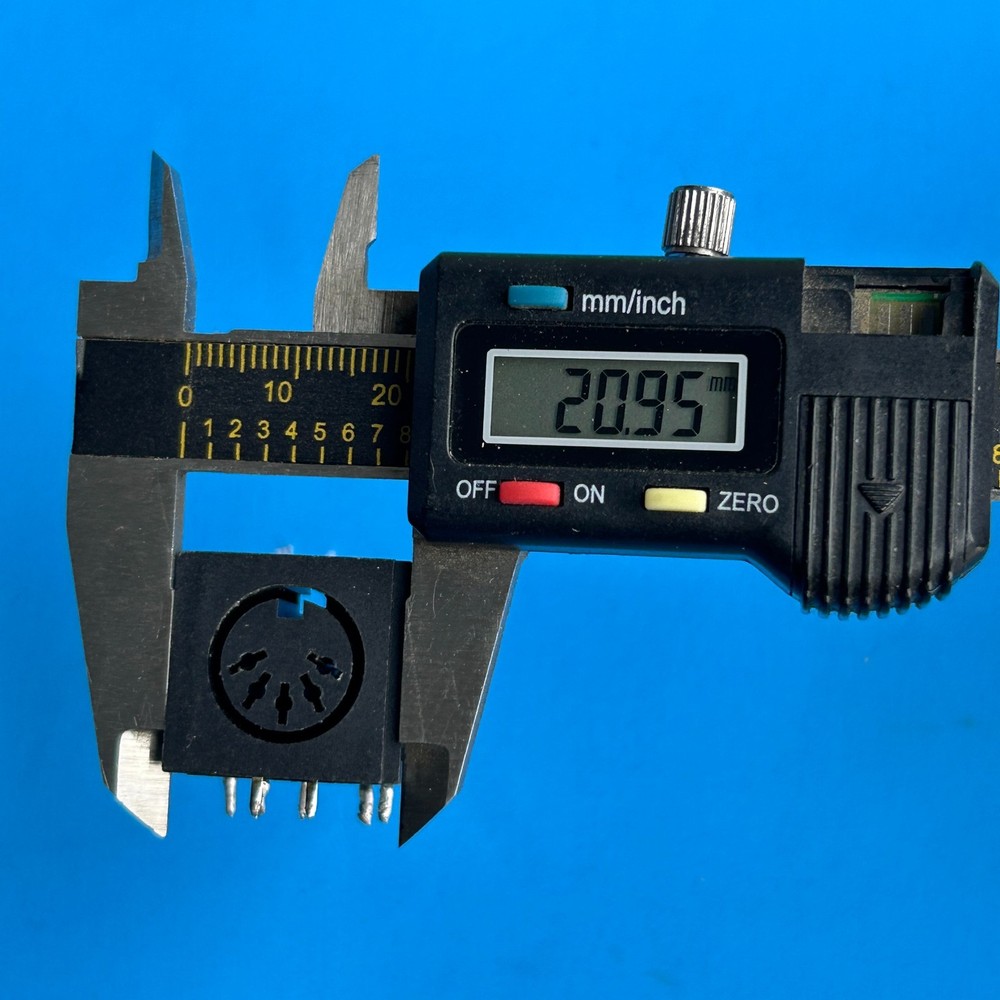 [FRS] Native Instruments MASCHINE MKI Used Part: MIDI Input/Output Socket